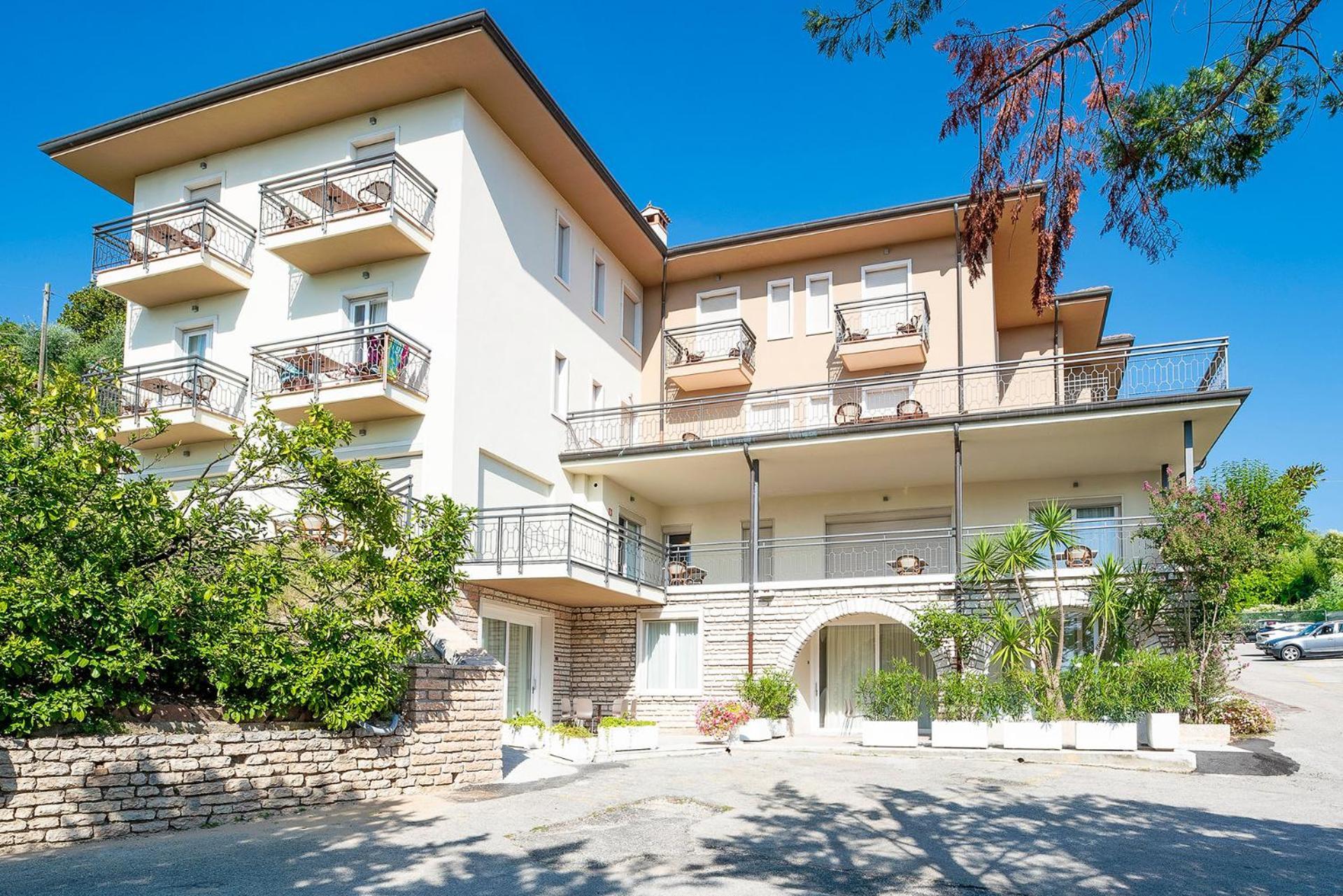 Residenza Panorama Aparthotel Costermano Exterior foto