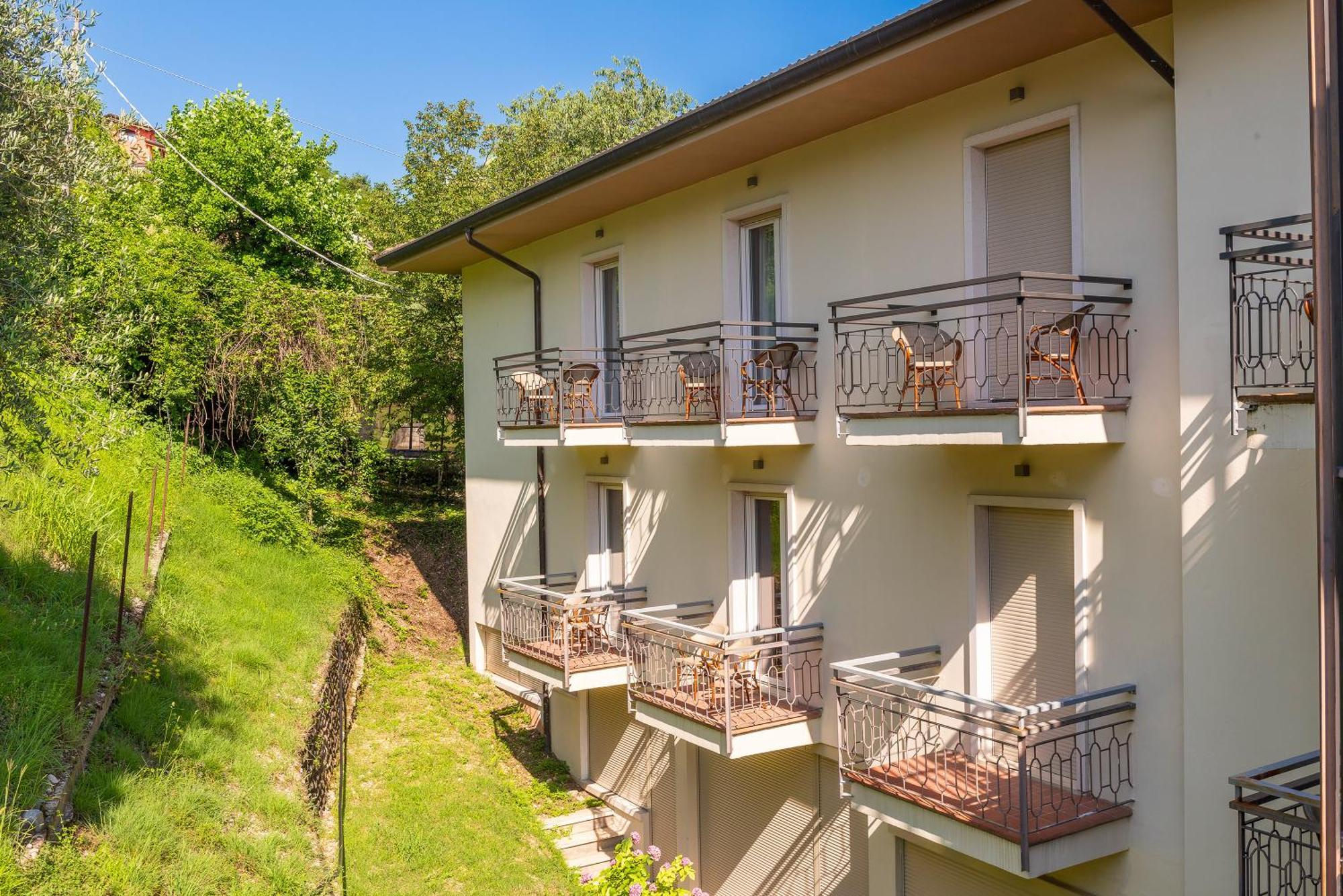 Residenza Panorama Aparthotel Costermano Exterior foto